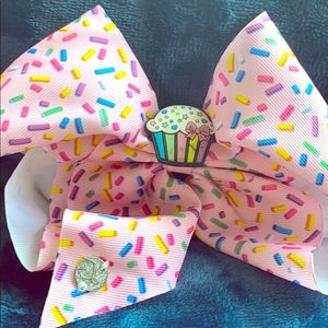 JOJO SIWA bow